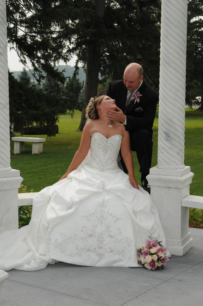 Wedding photographers London Ontario. Columbia Photos is wedding photography based in London Ontario. Owner and pro photographer is Phil Vanderpost.