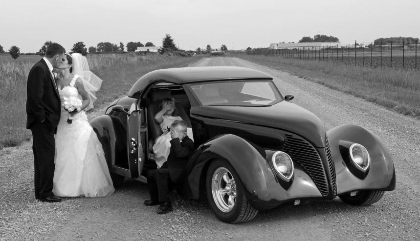 Wedding photographers London Ontario. Columbia Photos is wedding photography based in London Ontario. Owner and pro photographer is Phil Vanderpost.