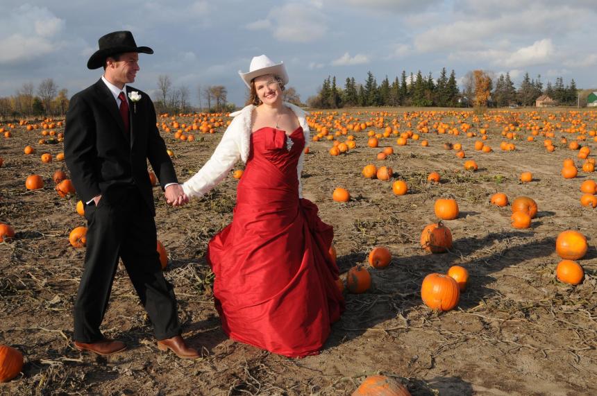 Wedding photographers London Ontario. Columbia Photos is wedding photography based in London Ontario. Owner and pro photographer is Phil Vanderpost.