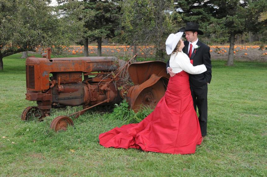 Wedding photographers London Ontario. Columbia Photos is wedding photography based in London Ontario. Owner and pro photographer is Phil Vanderpost.