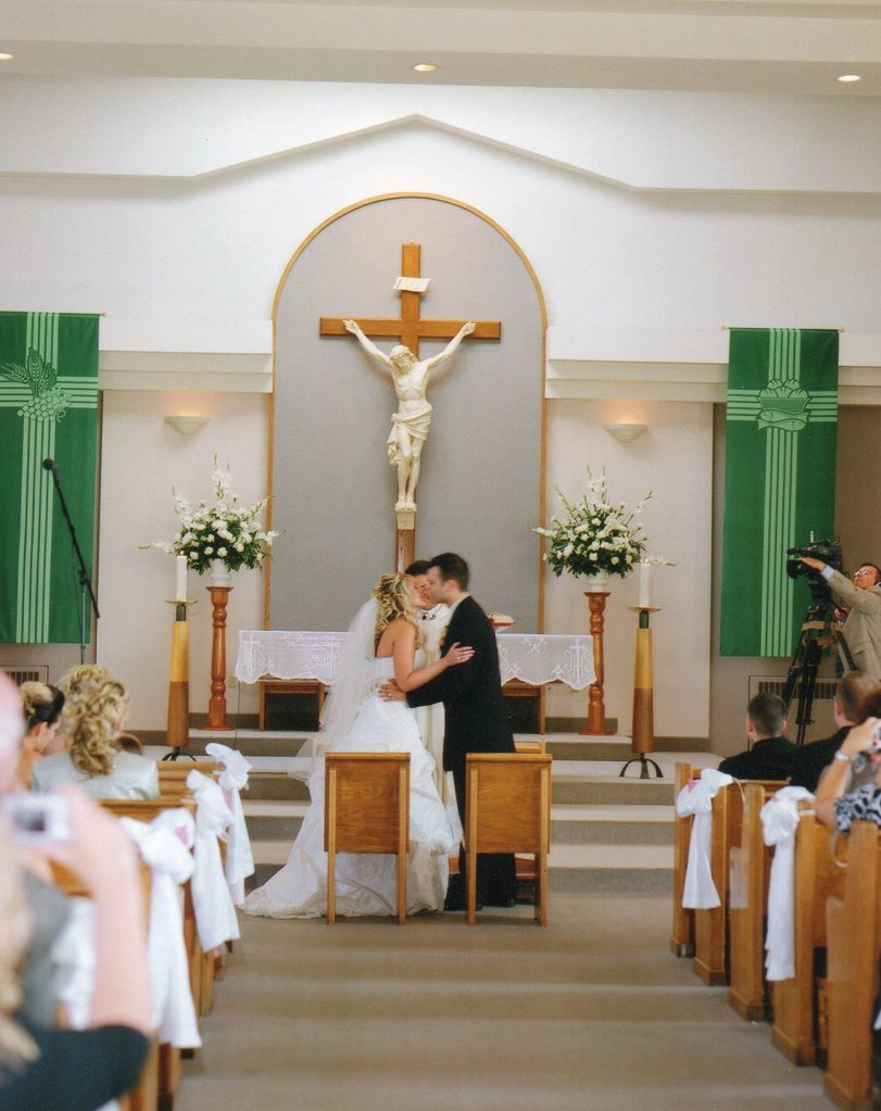 Wedding photographers London Ontario. Columbia Photos is wedding photography based in London Ontario. Owner and pro photographer is Phil Vanderpost.
