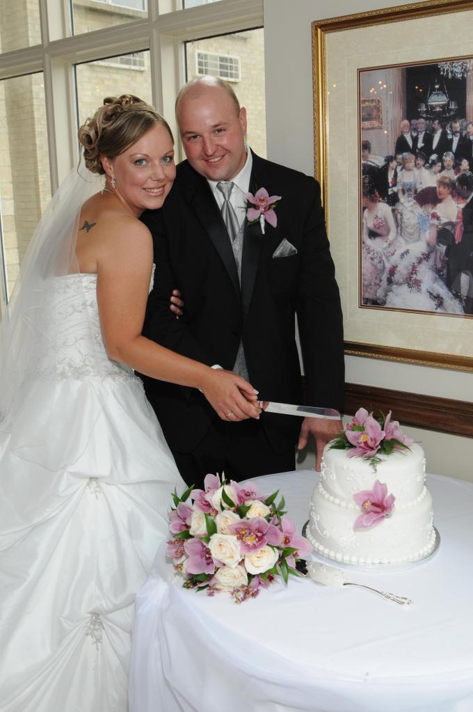 Wedding photographers London Ontario. Columbia Photos is wedding photography based in London Ontario. Owner and pro photographer is Phil Vanderpost.