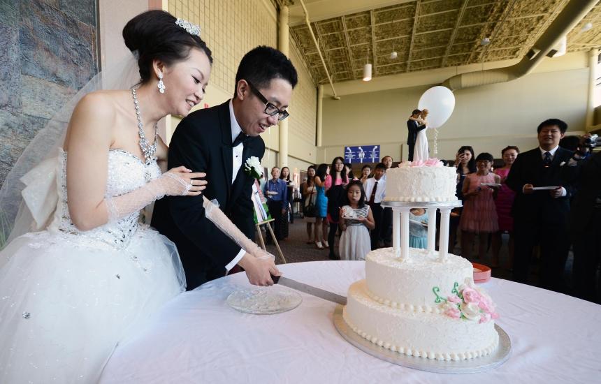 London Ontario Wedding Photographers. Wedding photographers London Ontario. Columbia Photos is wedding photography based in London Ontario. Owner and pro photographer is Phil Vanderpost.
