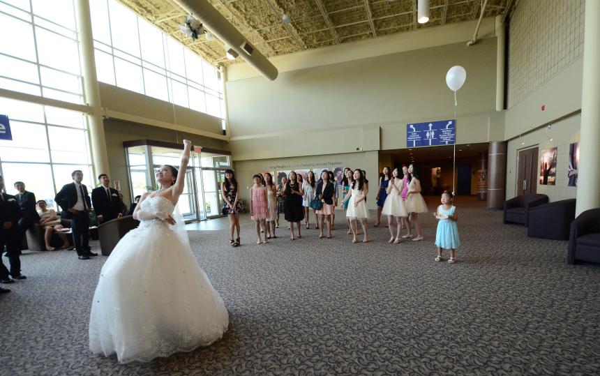 London Ontario Wedding Photographers. Wedding photographers London Ontario. Columbia Photos is wedding photography based in London Ontario. Owner and pro photographer is Phil Vanderpost.