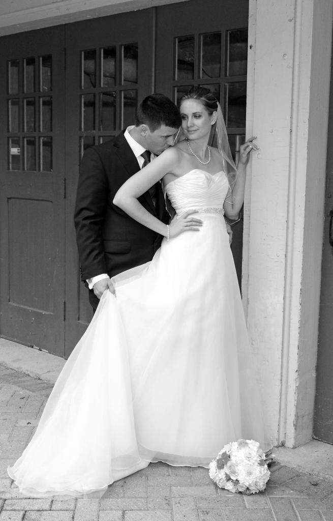 London Ontario Wedding Photographers. Wedding photographers London Ontario. Columbia Photos is wedding photography based in London Ontario. Owner and pro photographer is Phil Vanderpost.
