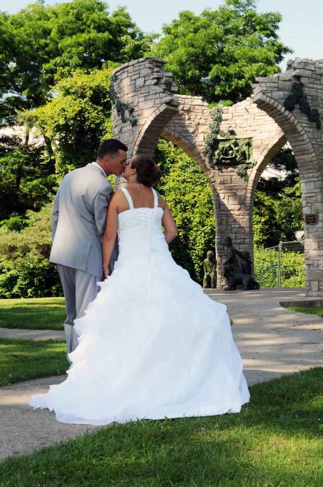 Wedding photographers London Ontario. Columbia Photos is wedding photography based in London Ontario. Owner and pro photographer is Phil Vanderpost.