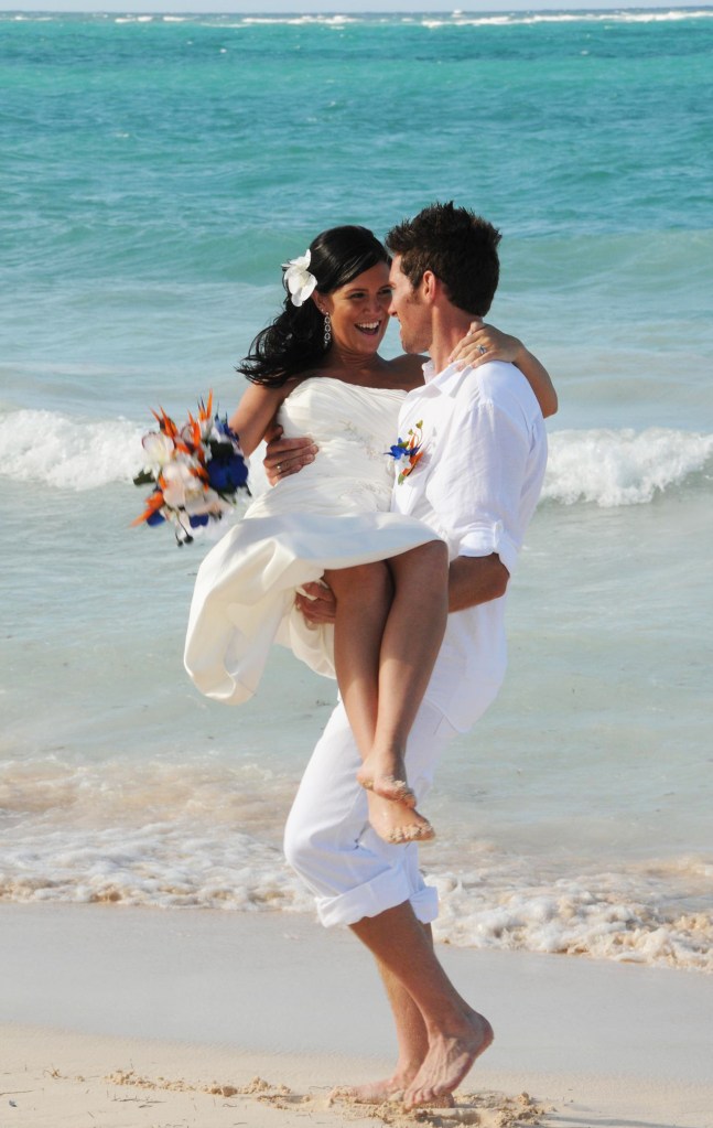 Wedding photographers London Ontario. Columbia Photos is wedding photography based in London Ontario. Owner and pro photographer is Phil Vanderpost.