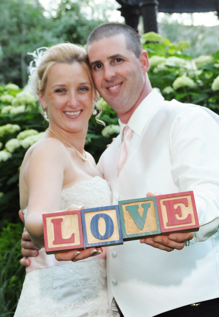 Wedding photographers London Ontario. Columbia Photos is wedding photography based in London Ontario. Owner and pro photographer is Phil Vanderpost.