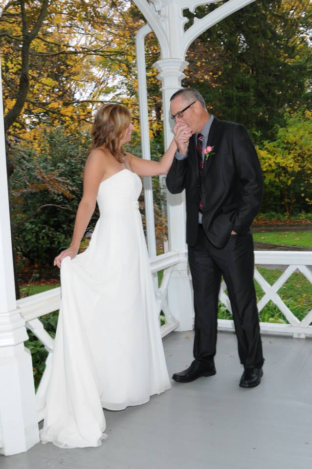 Wedding photographers London Ontario. Columbia Photos is wedding photography based in London Ontario. Owner and pro photographer is Phil Vanderpost.
