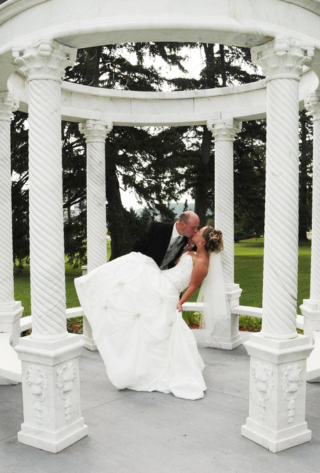Wedding Photographers London Ontario. Columbia Photos is wedding photography in London Ontario. Wedding venues London Ontario.