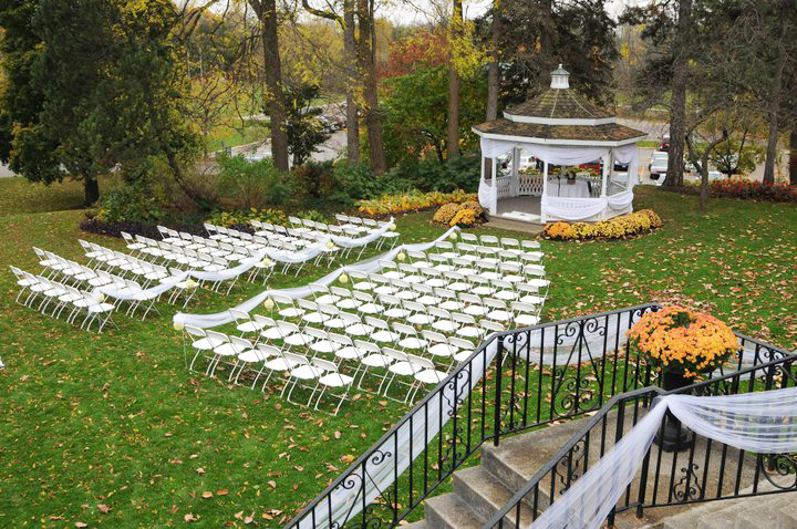Wedding photographers London Ontario. Columbia Photos is wedding photography based in London Ontario. Owner and pro photographer is Phil Vanderpost.