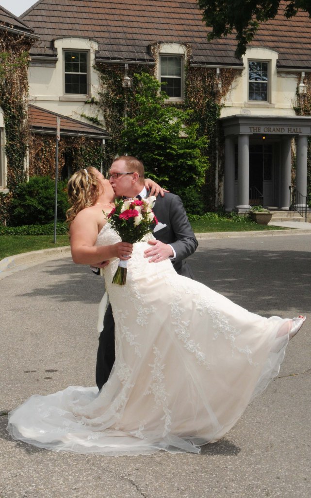Wedding photographers London Ontario. Columbia Photos is wedding photography based in London Ontario. Owner and pro photographer is Phil Vanderpost.
