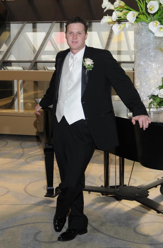 Wedding photographers London Ontario. Columbia Photos is wedding photography based in London Ontario. Owner and pro photographer is Phil Vanderpost.
