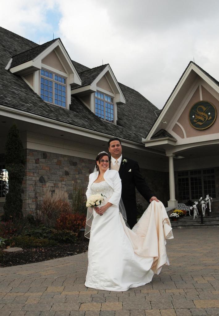 Wedding photographers London Ontario. Columbia Photos is wedding photography based in London Ontario. Owner and pro photographer is Phil Vanderpost.