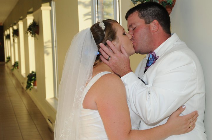 Wedding photographers London Ontario. Columbia Photos is wedding photography based in London Ontario. Owner and pro photographer is Phil Vanderpost.