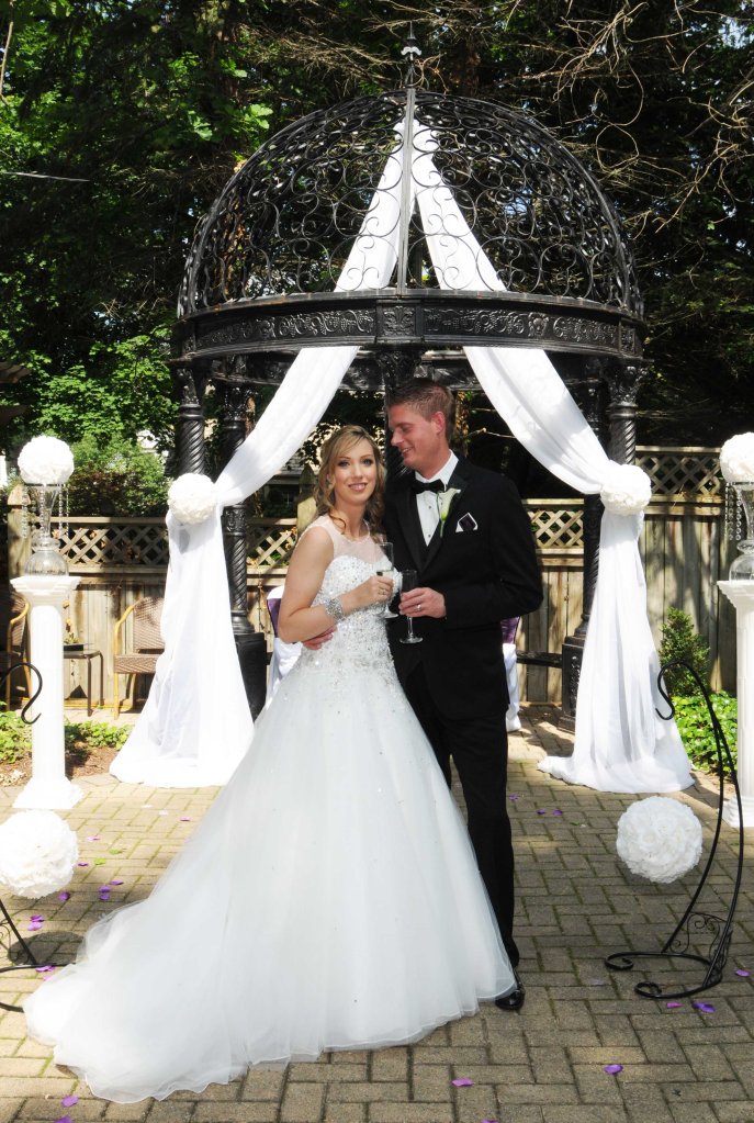 Wedding photographers London Ontario. Columbia Photos is wedding photography based in London Ontario. Owner and pro photographer is Phil Vanderpost.