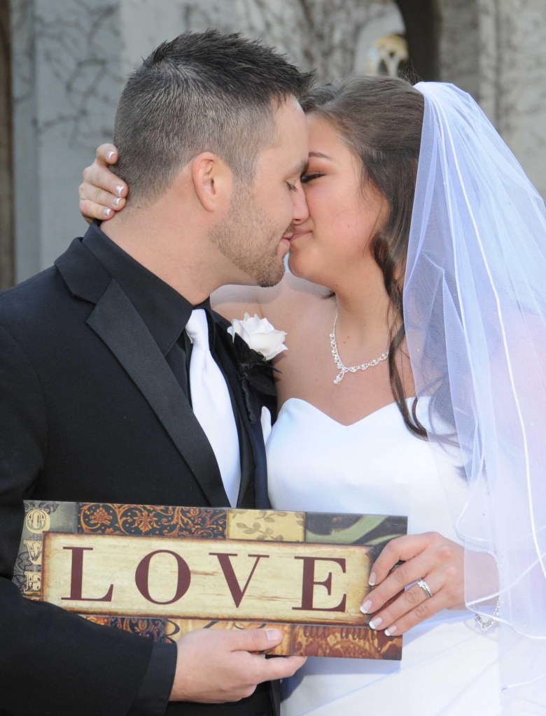 Wedding photographers London Ontario. Columbia Photos is wedding photography based in London Ontario. Owner and pro photographer is Phil Vanderpost.