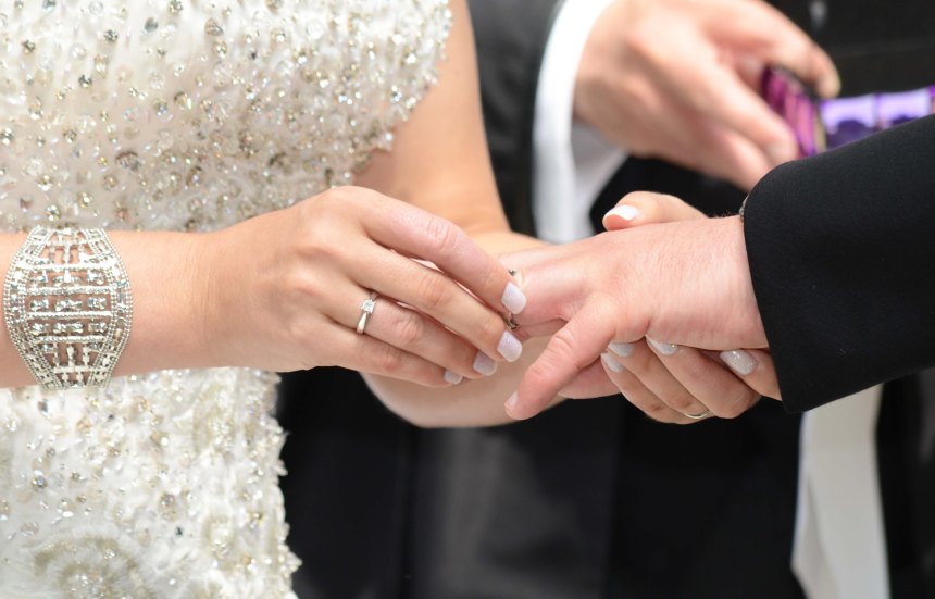 Wedding photographers London Ontario. Columbia Photos is wedding photography based in London Ontario. Owner and pro photographer is Phil Vanderpost.