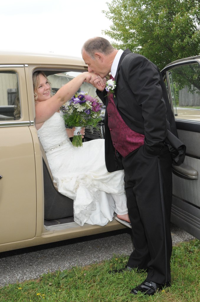 Wedding photographers London Ontario. Columbia Photos is wedding photography based in London Ontario. Owner and pro photographer is Phil Vanderpost.