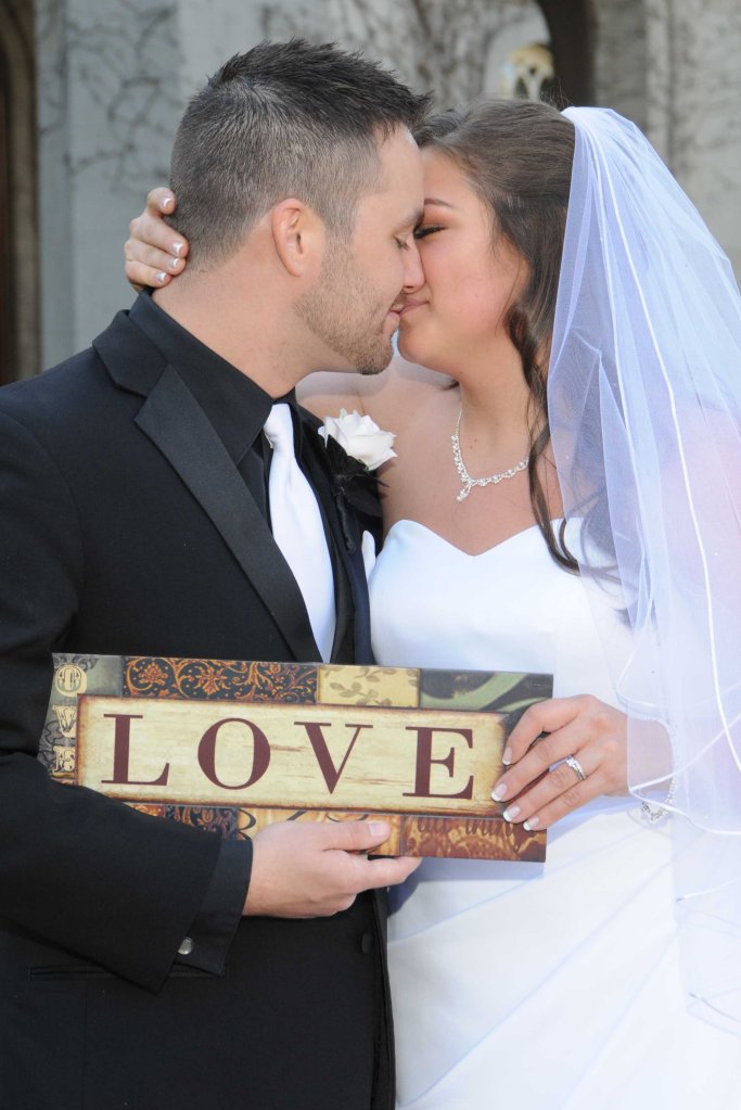 Wedding photographers London Ontario. Columbia Photos is wedding photography based in London Ontario. Owner and pro photographer is Phil Vanderpost.