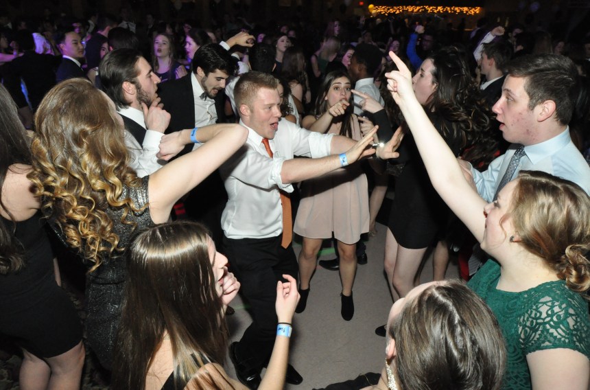 Wedding photographers London Ontario. Columbia Photos is wedding photography based in London Ontario. Owner and pro photographer is Phil Vanderpost.