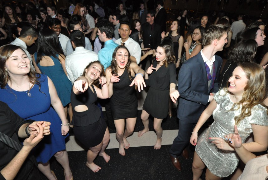 Wedding photographers London Ontario. Columbia Photos is wedding photography based in London Ontario. Owner and pro photographer is Phil Vanderpost.