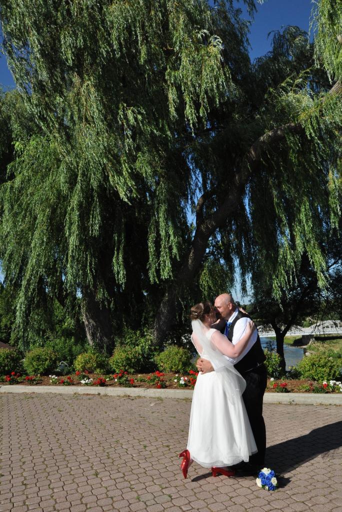 Wedding photographers London Ontario. Columbia Photos is wedding photography based in London Ontario. Owner and pro photographer is Phil Vanderpost.