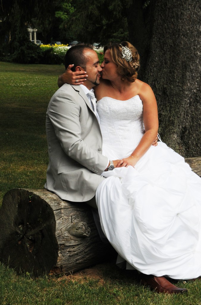Wedding photographers London Ontario. Columbia Photos is wedding photography based in London Ontario. Owner and pro photographer is Phil Vanderpost.