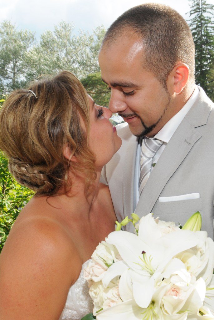 Wedding photographers London Ontario. Columbia Photos is wedding photography based in London Ontario. Owner and pro photographer is Phil Vanderpost.