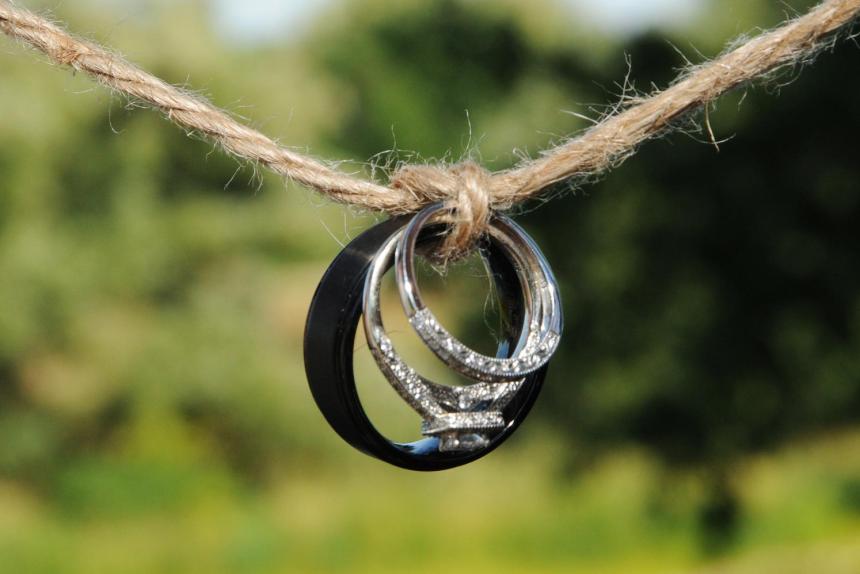 Columbia Photos is wedding, fashion, real estate, sports and event photography based in London, Ontario. Owner Phil Vanderpost