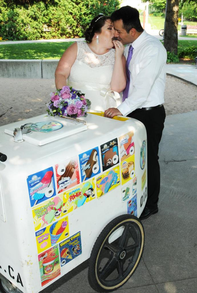 Wedding photographers London Ontario. Columbia Photos is wedding photography based in London Ontario. Owner and pro photographer is Phil Vanderpost.