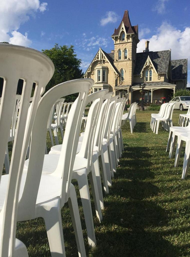 Wedding photographers London Ontario. Columbia Photos is wedding photography based in London Ontario. Owner and pro photographer is Phil Vanderpost.