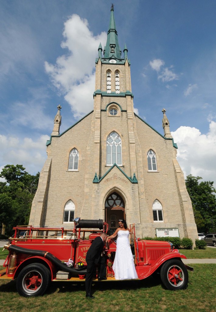 Wedding photographers London Ontario. Columbia Photos is wedding photography based in London Ontario. Owner and pro photographer is Phil Vanderpost.