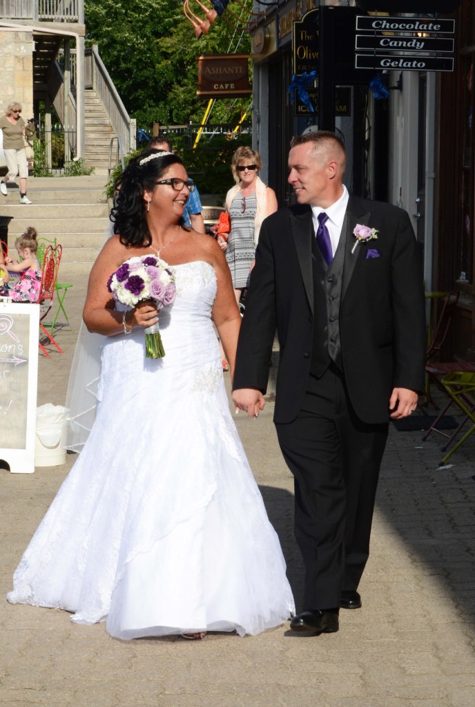 Wedding photographers London Ontario. Columbia Photos is wedding photography based in London Ontario. Owner and pro photographer is Phil Vanderpost.