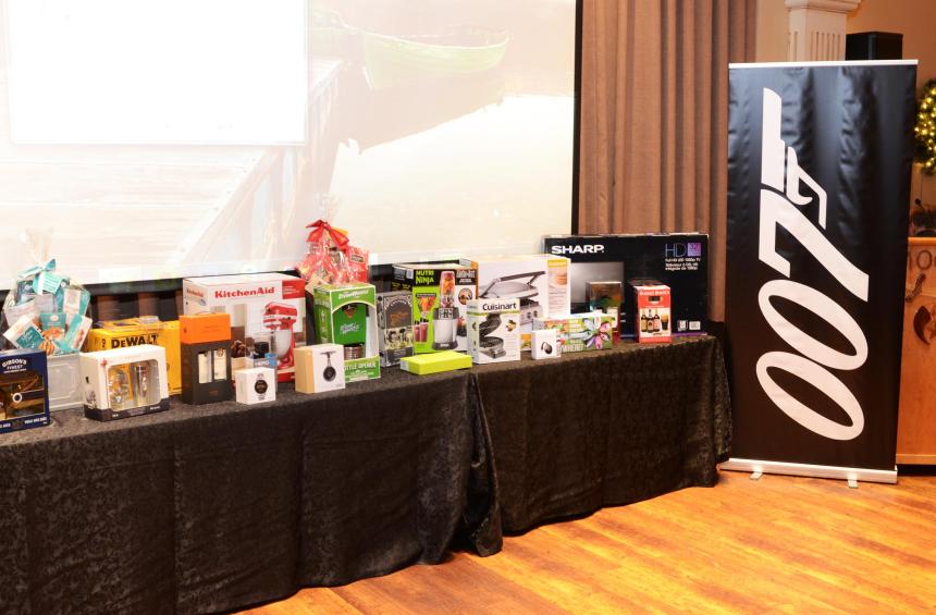 Wedding photographers London Ontario. Columbia Photos is wedding photography based in London Ontario. Owner and pro photographer is Phil Vanderpost.