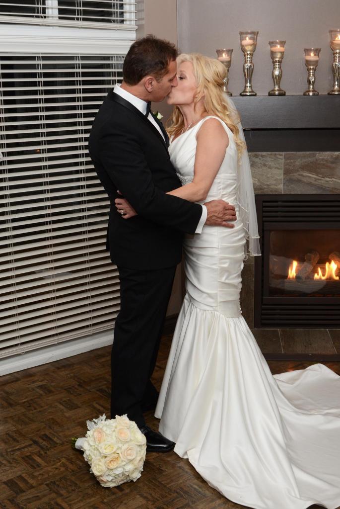 Wedding photographers London Ontario. Columbia Photos is wedding photography based in London Ontario. Owner and pro photographer is Phil Vanderpost.