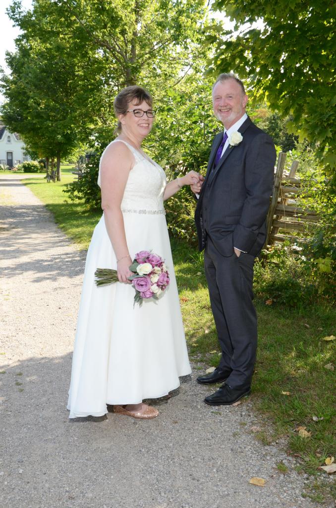 Wedding photography London Ontario. Great country wedding photos by Columbia Photos.
