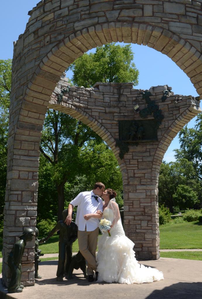 Wedding photographers London Ontario. Great country wedding photos by Columbia Photos.