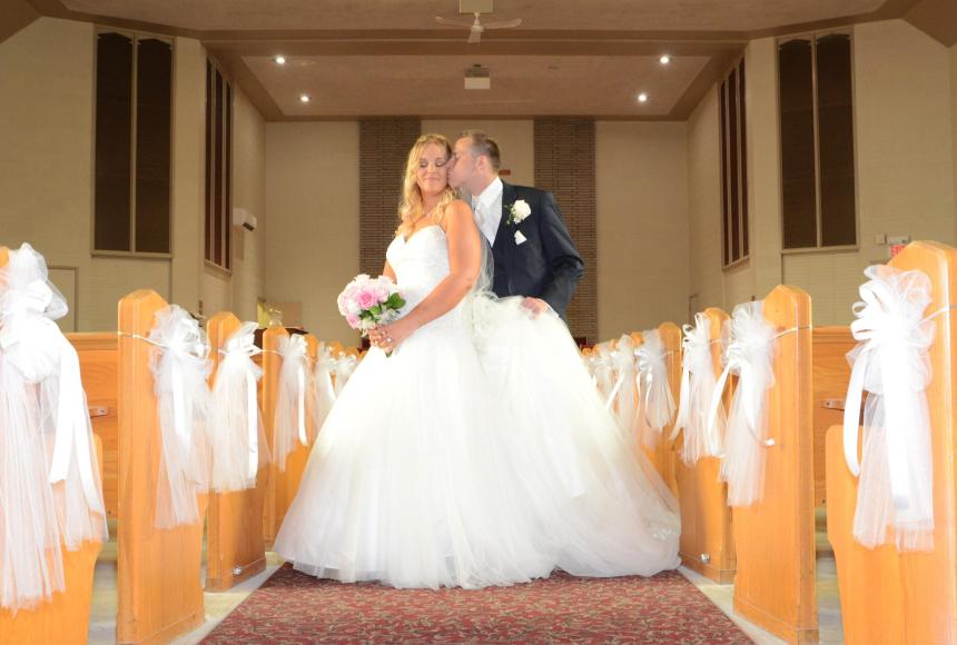 Wedding photographers London Ontario. Columbia Photos is wedding photography based in London Ontario. Owner and pro photographer is Phil Vanderpost.