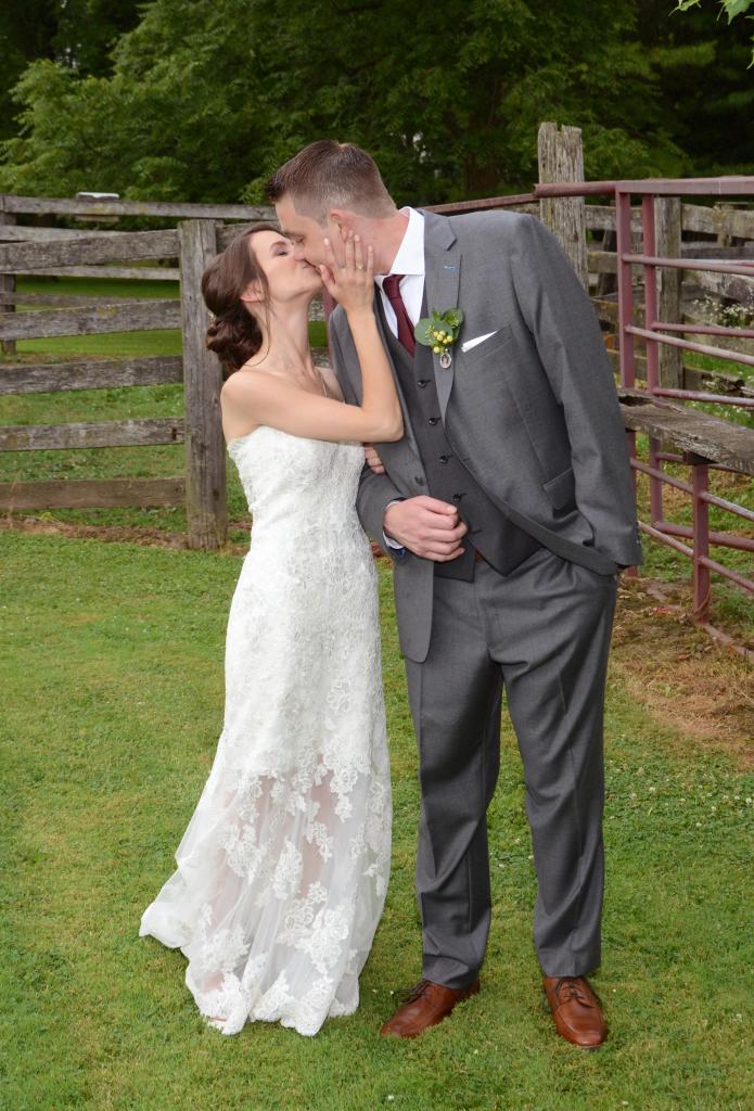 Wedding photographers London Ontario. Columbia Photos is wedding photography studio based in London, Ontario. Photographer is Phil Vanderpost