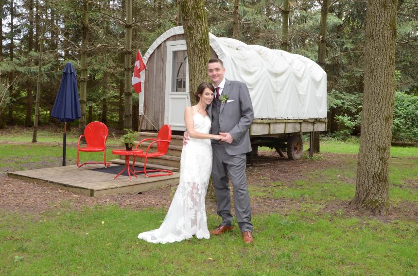 Wedding photographers London Ontario. Columbia Photos is wedding photography studio based in London, Ontario. Photographer is Phil Vanderpost