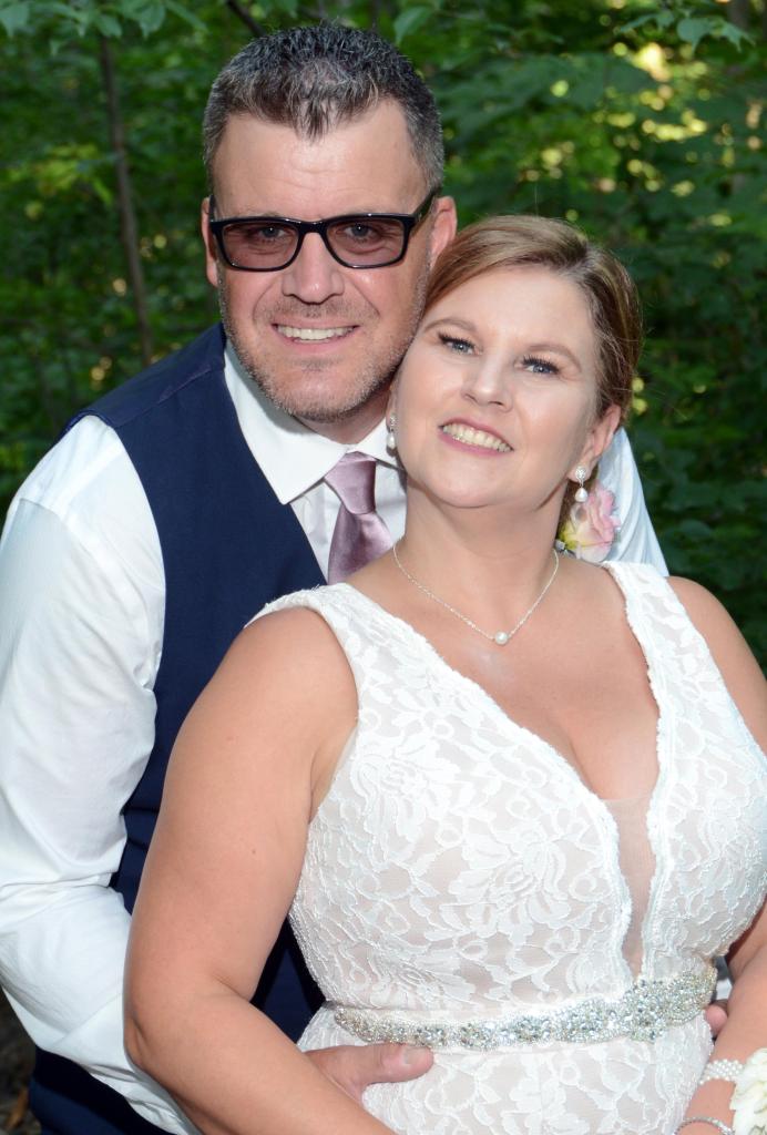 Wedding photographers London Ontario. Great country wedding photos by Columbia Photos.