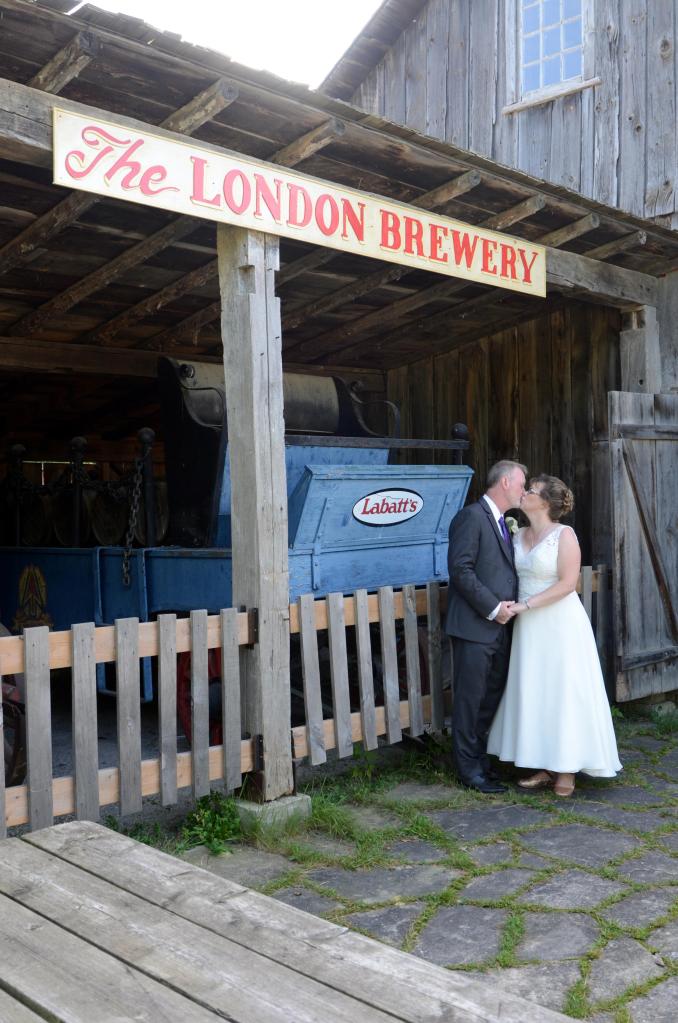 Wedding photography London Ontario. Great country wedding photos by Columbia Photos.