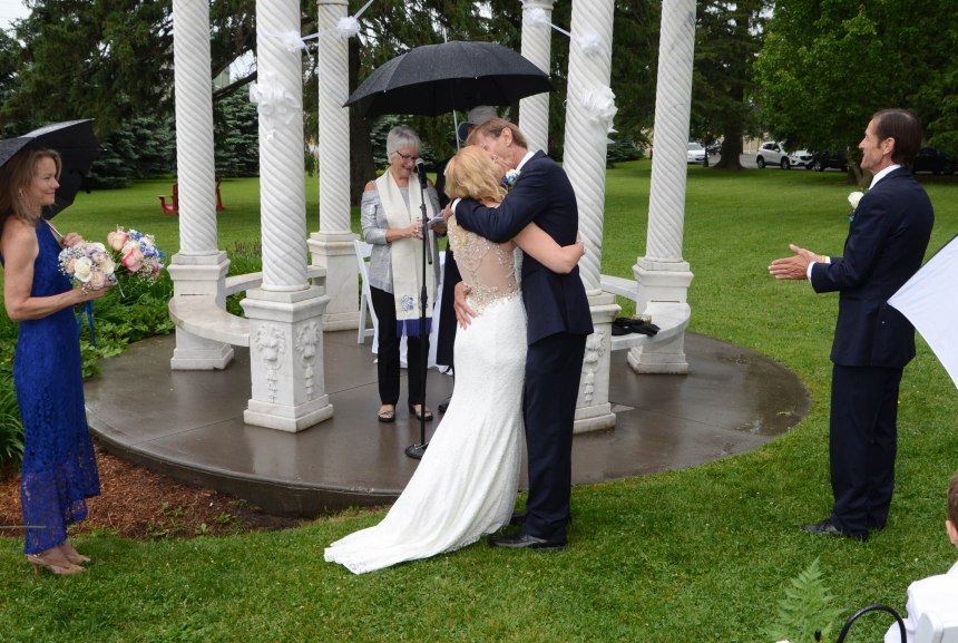 London Ontario Wedding Photographers. Wedding photographers London Ontario. Columbia Photos is wedding photography based in London Ontario. Owner and pro photographer is Phil Vanderpost.