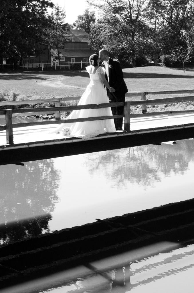 Wedding photographers London, Ontario. Columbia Photos is wedding photography based in London, Ontario.