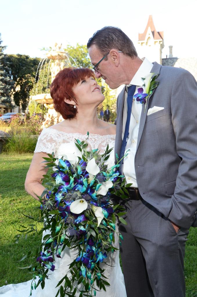 Wedding photographers London Ontario. Great country wedding photos by Columbia Photos.