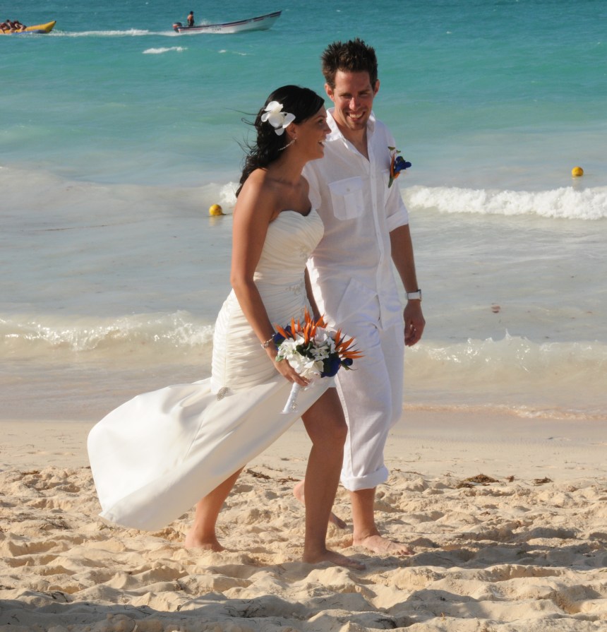 Wedding photographers London Ontario. Columbia Photos is wedding photography based in London Ontario. Owner and pro photographer is Phil Vanderpost.