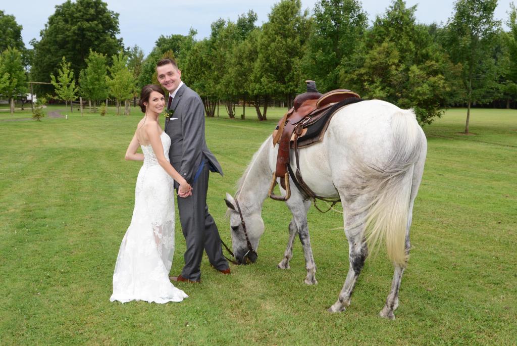 Wedding photographers London Ontario. Columbia Photos is wedding photography studio based in London, Ontario. Photographer is Phil Vanderpost