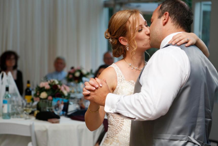 Wedding photographers London Ontario. Columbia Photos is wedding photography based in London Ontario. Owner and pro photographer is Phil Vanderpost.