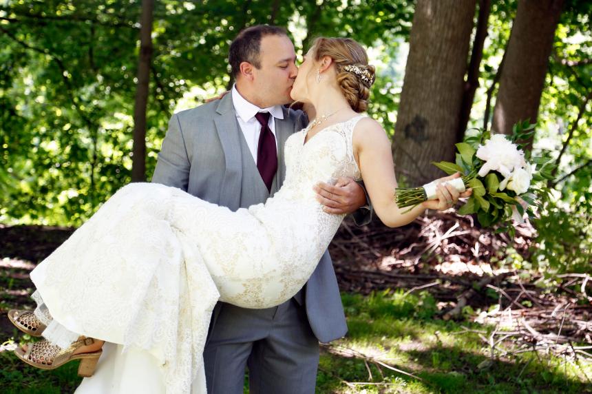 Wedding photographers London Ontario. Columbia Photos is wedding photography based in London Ontario. Owner and pro photographer is Phil Vanderpost.